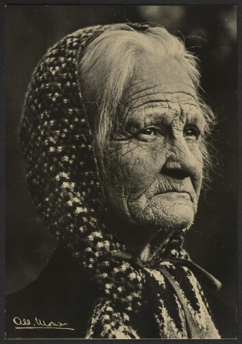 Portrait de vieille dame