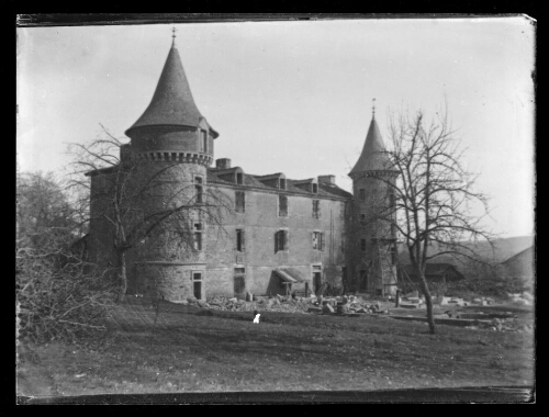 Vue du château de Bessonies