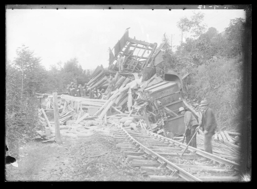 Déraillement du train en  1917 à Nierveze (entre Thièzac et Saint-Jacques-des-Blats)