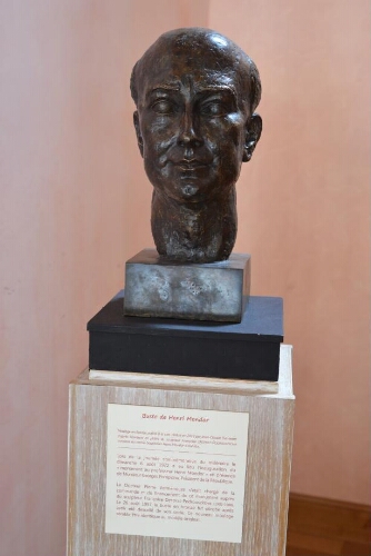 Buste de Henri Mondor